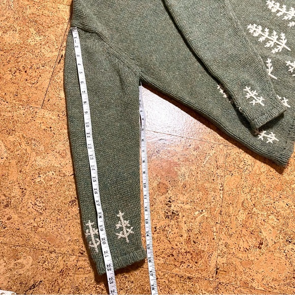 Eddie Bauer Green Wool Fair Isle Embroidery Chunky Knit V-Neck Sweater Sz L - Picture 15 of 15